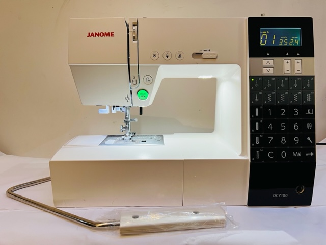 Janome DC7100